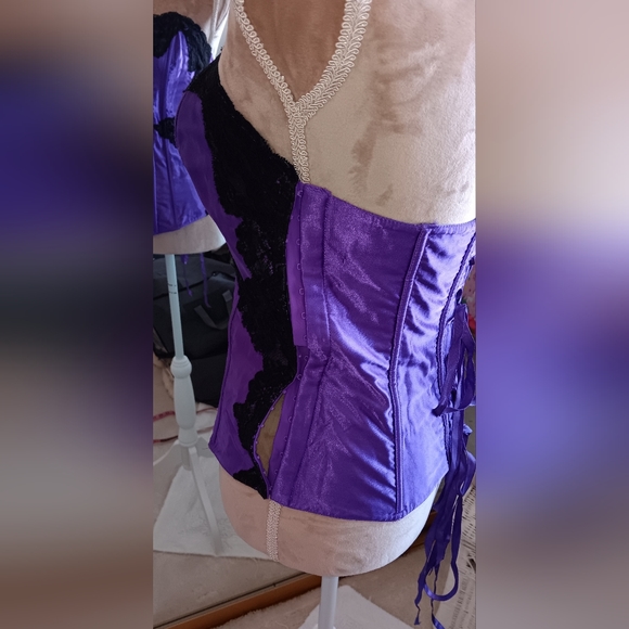 Frederick’s of Hollywood ~ Purple Satin Lace Strapless Corset – Size 34 - Picture 5 of 9